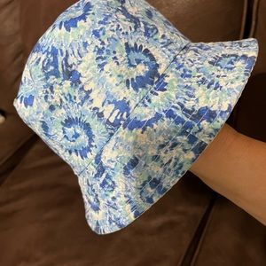 Juncture blue tie-dye bucket hat